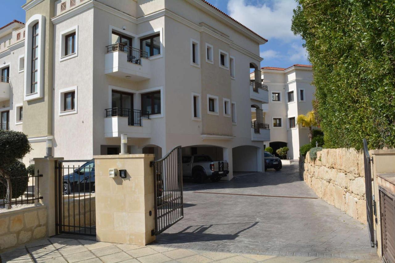 Eleona'S Royal Gardens By Yiota - Luxury 2 Bed Apartment In Exclusive Complex Péjia Kültér fotó