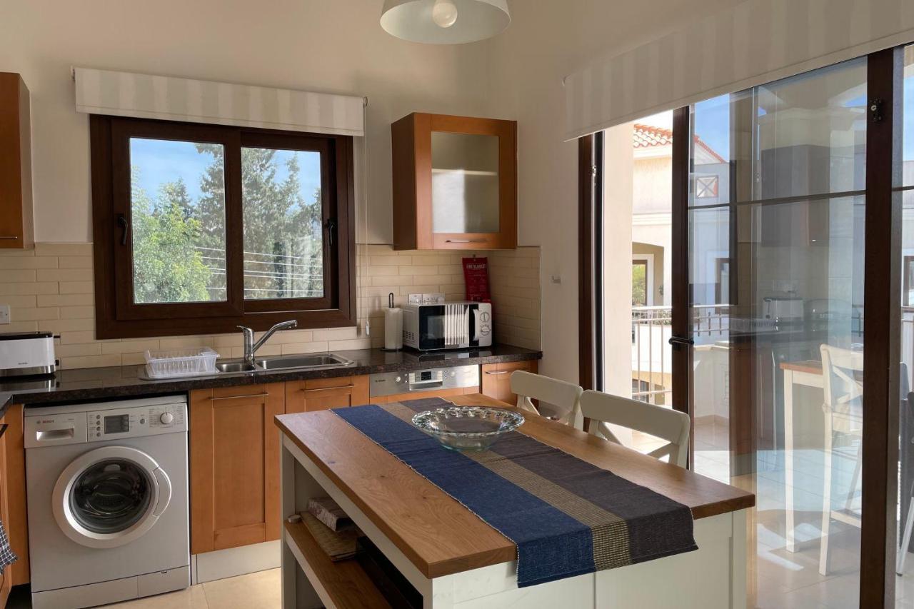 Eleona'S Royal Gardens By Yiota - Luxury 2 Bed Apartment In Exclusive Complex Péjia Kültér fotó