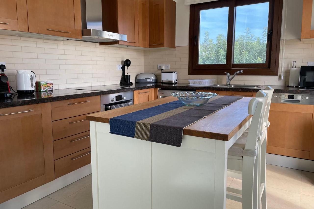 Eleona'S Royal Gardens By Yiota - Luxury 2 Bed Apartment In Exclusive Complex Péjia Kültér fotó